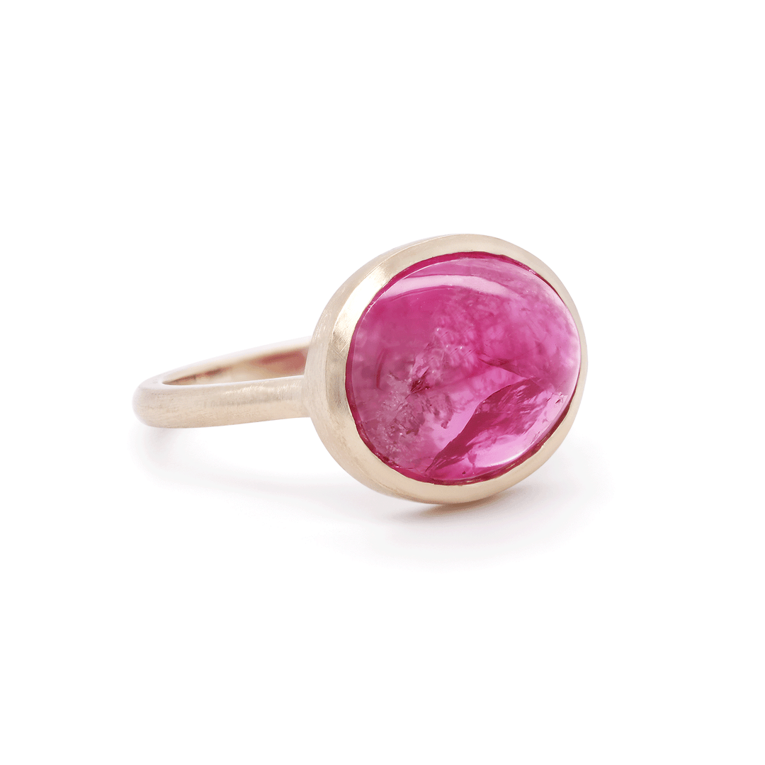 18k yellow gold ruby cabochon solitaire ring, side view